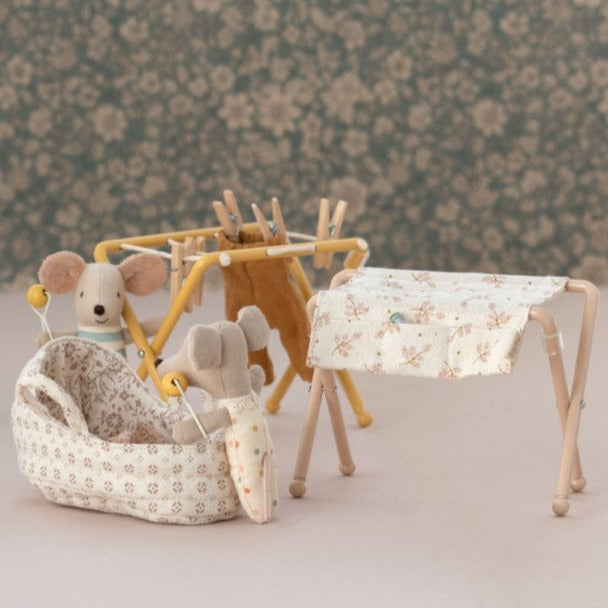 Nursery table, Baby mouse || Rose