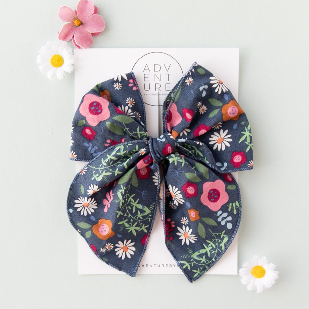 Party Bow || August