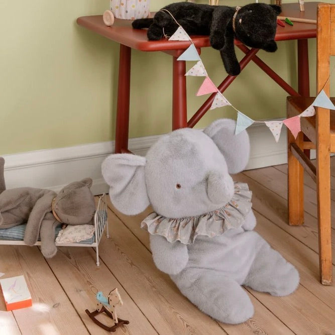 Sleeping Kitten Plush, Medium || Black