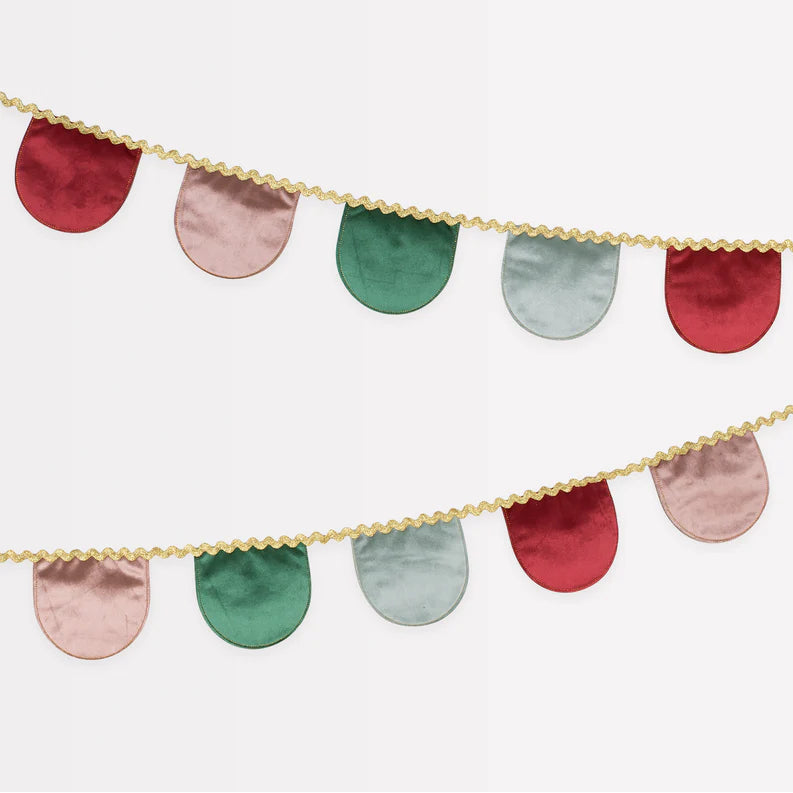 Velvet Scallop Garland