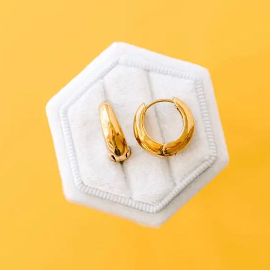 Medium Teardrop Huggies