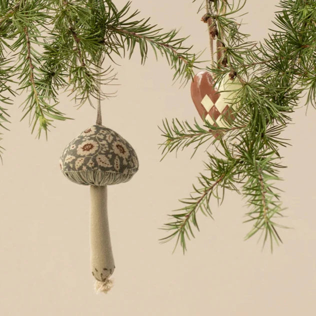 Mushroom Ornament || Green Winter Flower