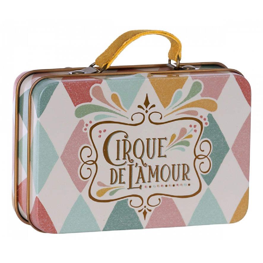 Small Suitcase || Harlequin